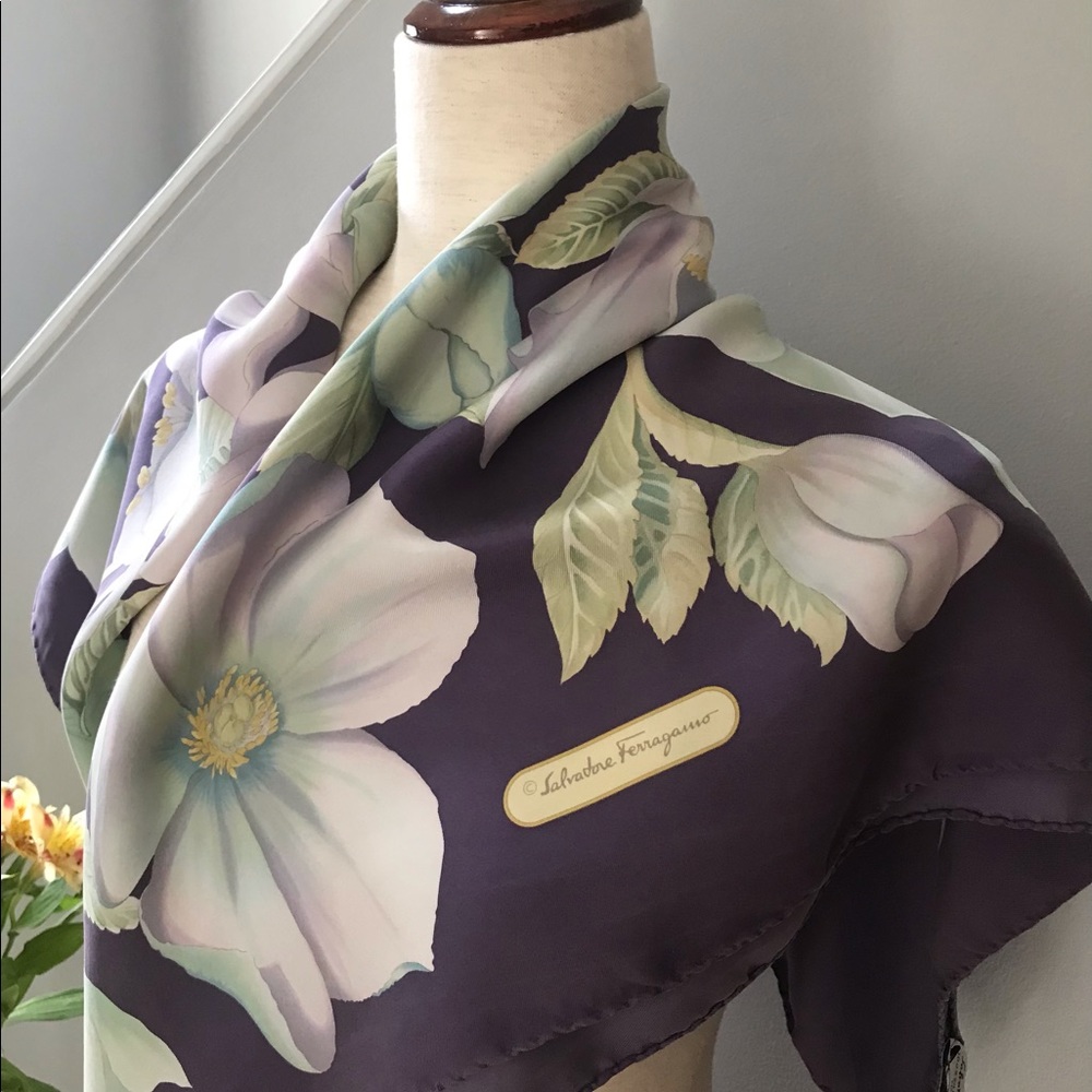 SALVATORE FERRAGAMO “Plentiful Posey’s” Vintage Silk Scarf 33x33” Made In Italy